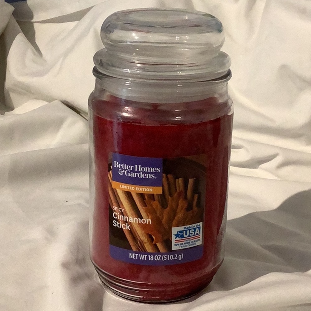 BETTER HOMES AND GARDENS 18oz. GLASS JAR SPICY CINNAMON STICK CANDLE SINGLE WICK